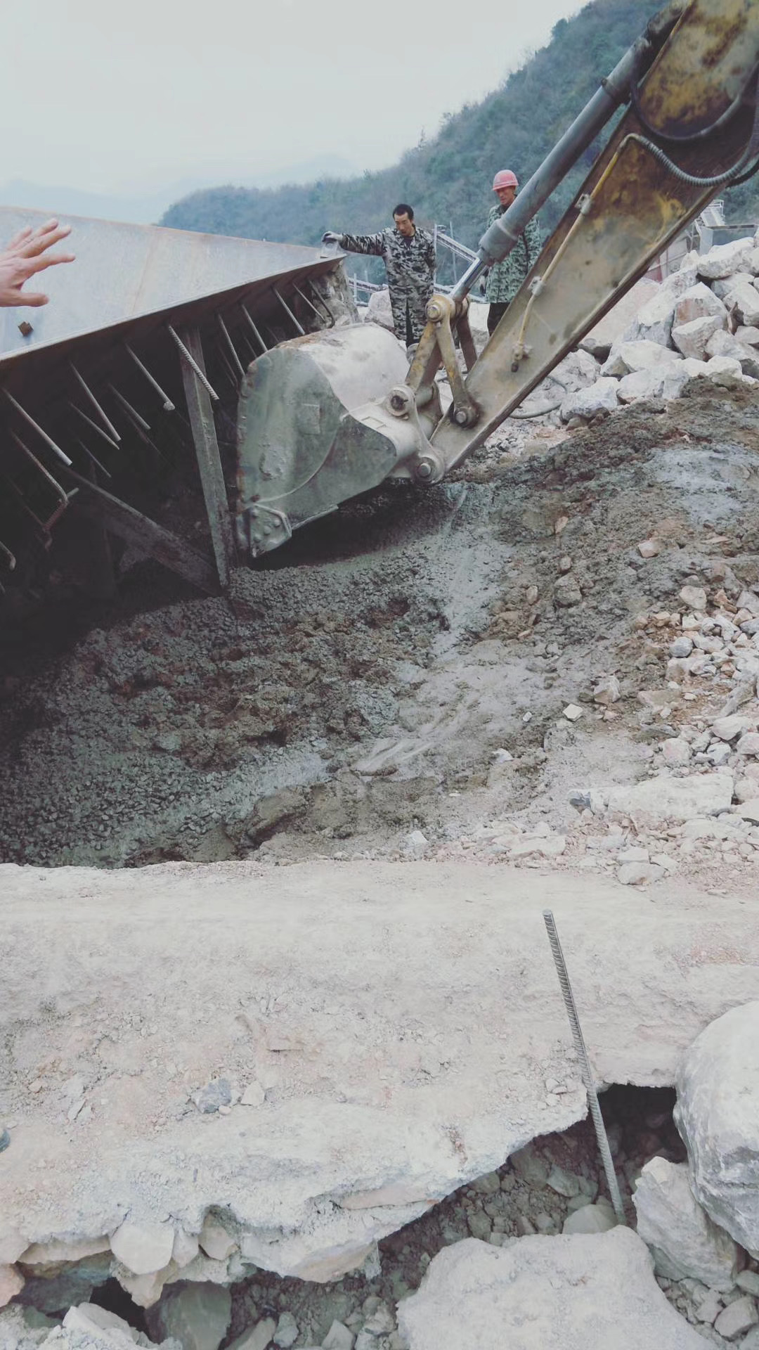 xx景区山路混凝土施工(图3)