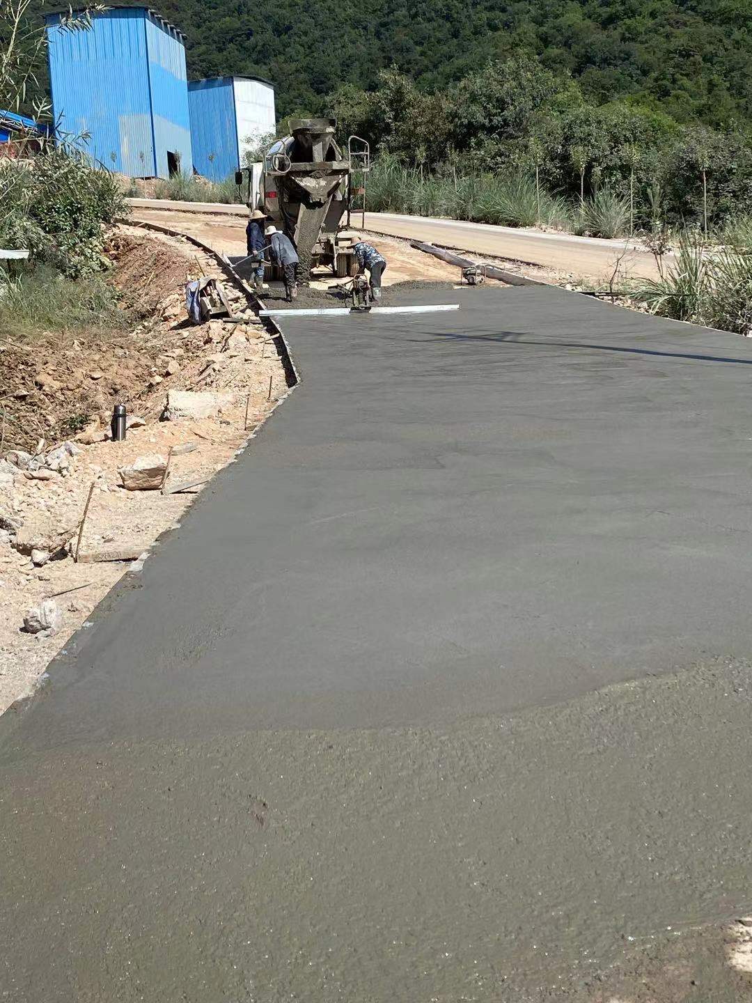当阳xx路段混凝土施工(图1)