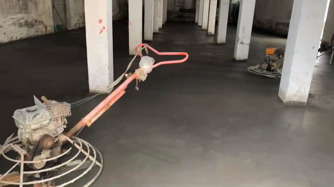 当阳xx厂房地坪翻新为金刚砂地坪(图1)